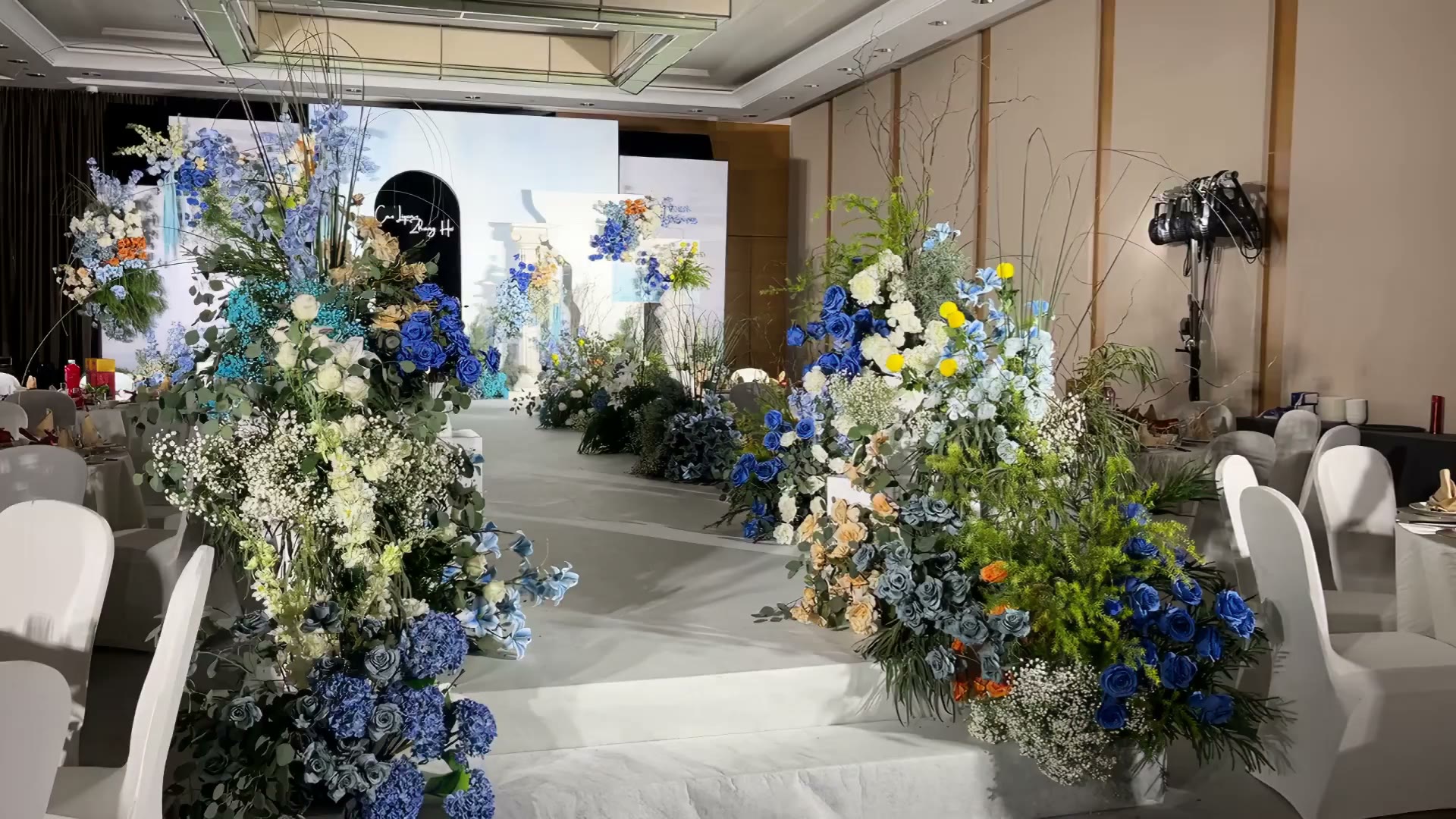 蓝白渐变色小众婚礼