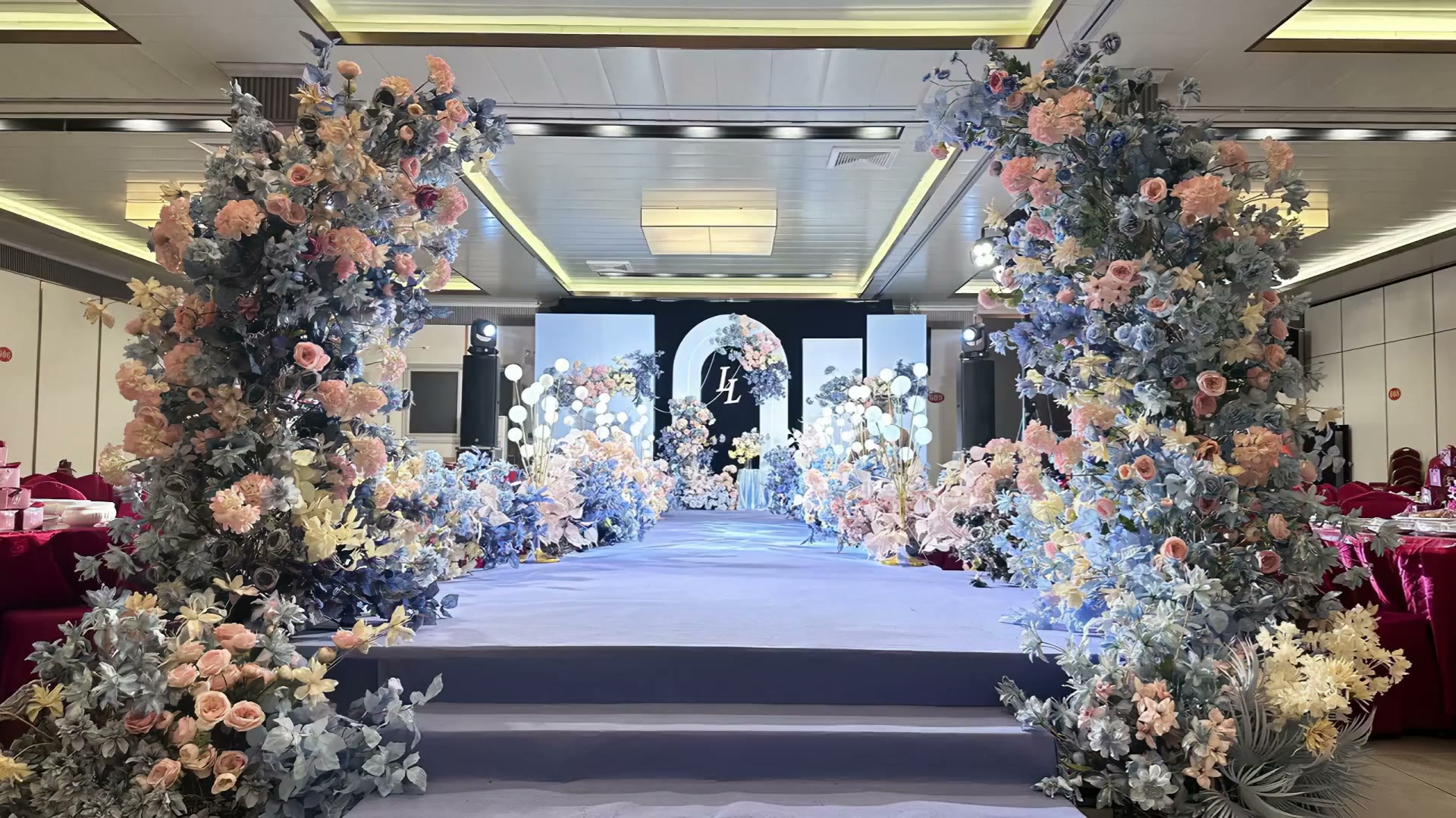 蓝粉色小预算婚礼