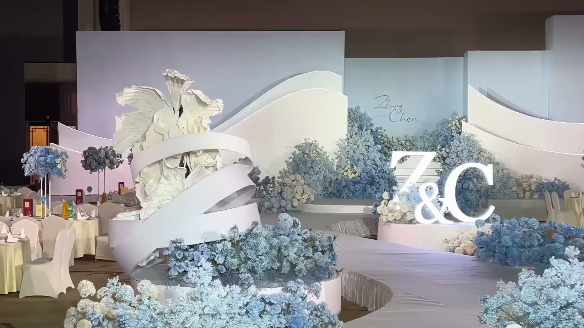 简约白蓝色西式婚礼